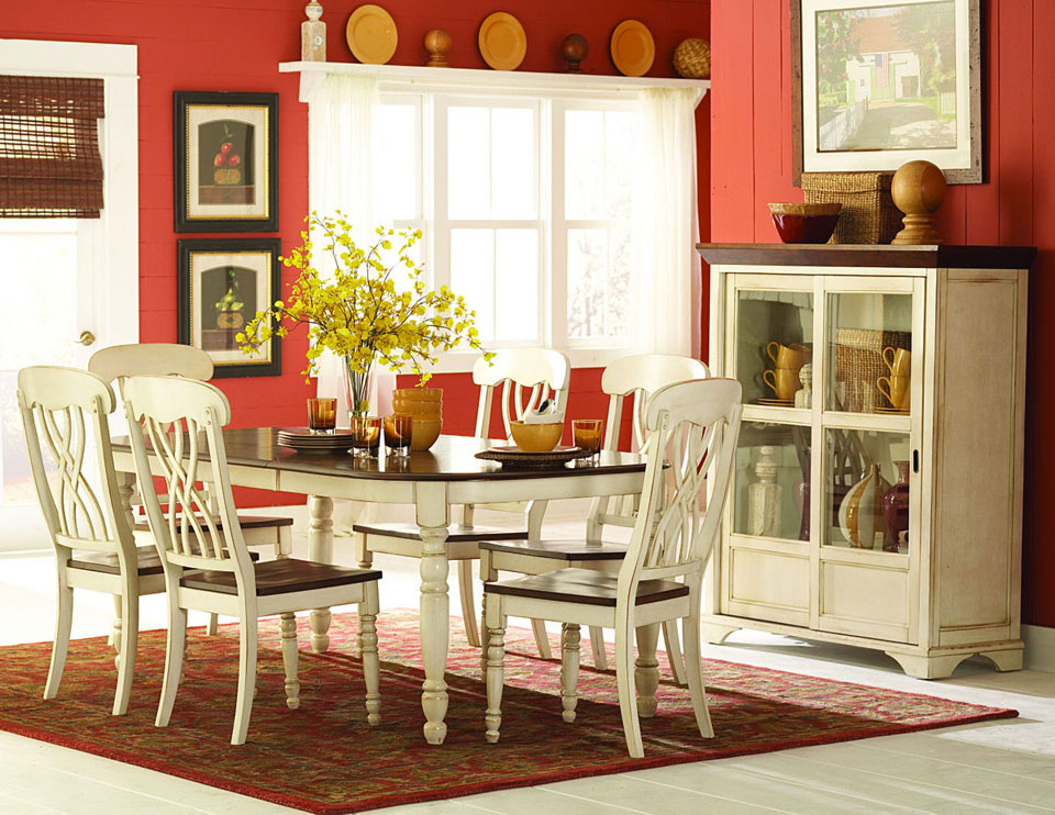 White Kitchen Table with Chairs